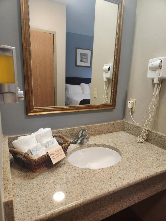 & Conference Center 4*